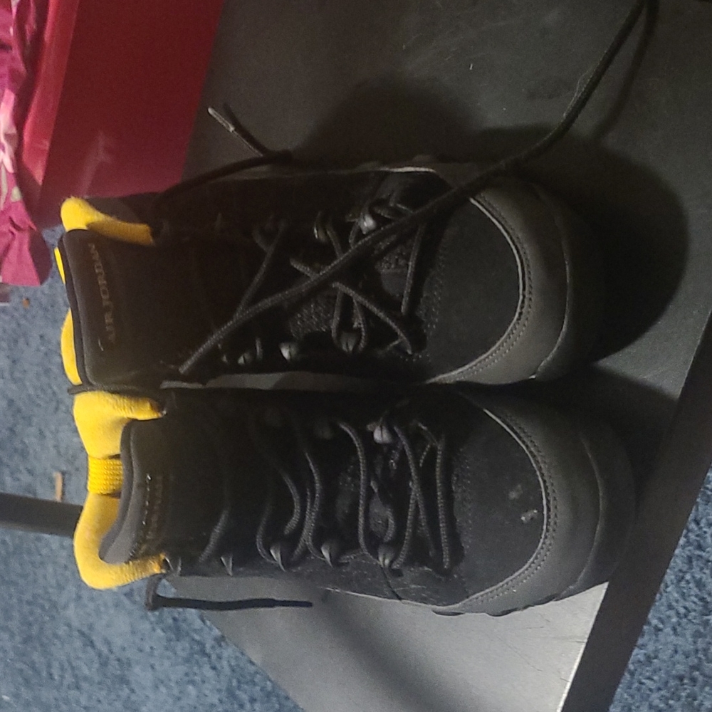 Jordans size 4